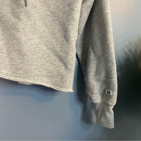 Abercrombie & Fitch Gray Striped Cropped Sweatshirt - Picture 5 of 8